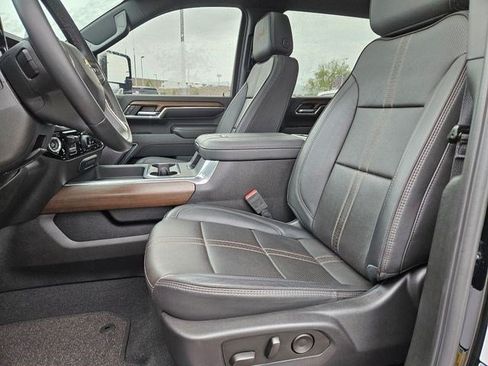 Used 2024 Chevrolet Silverado 2500 High Country w/ High Country Premium Package AWD/4WD image 16