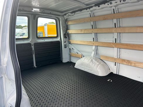 Used 2024 GMC Savana 2500 w/ Driver Convenience Package image 23