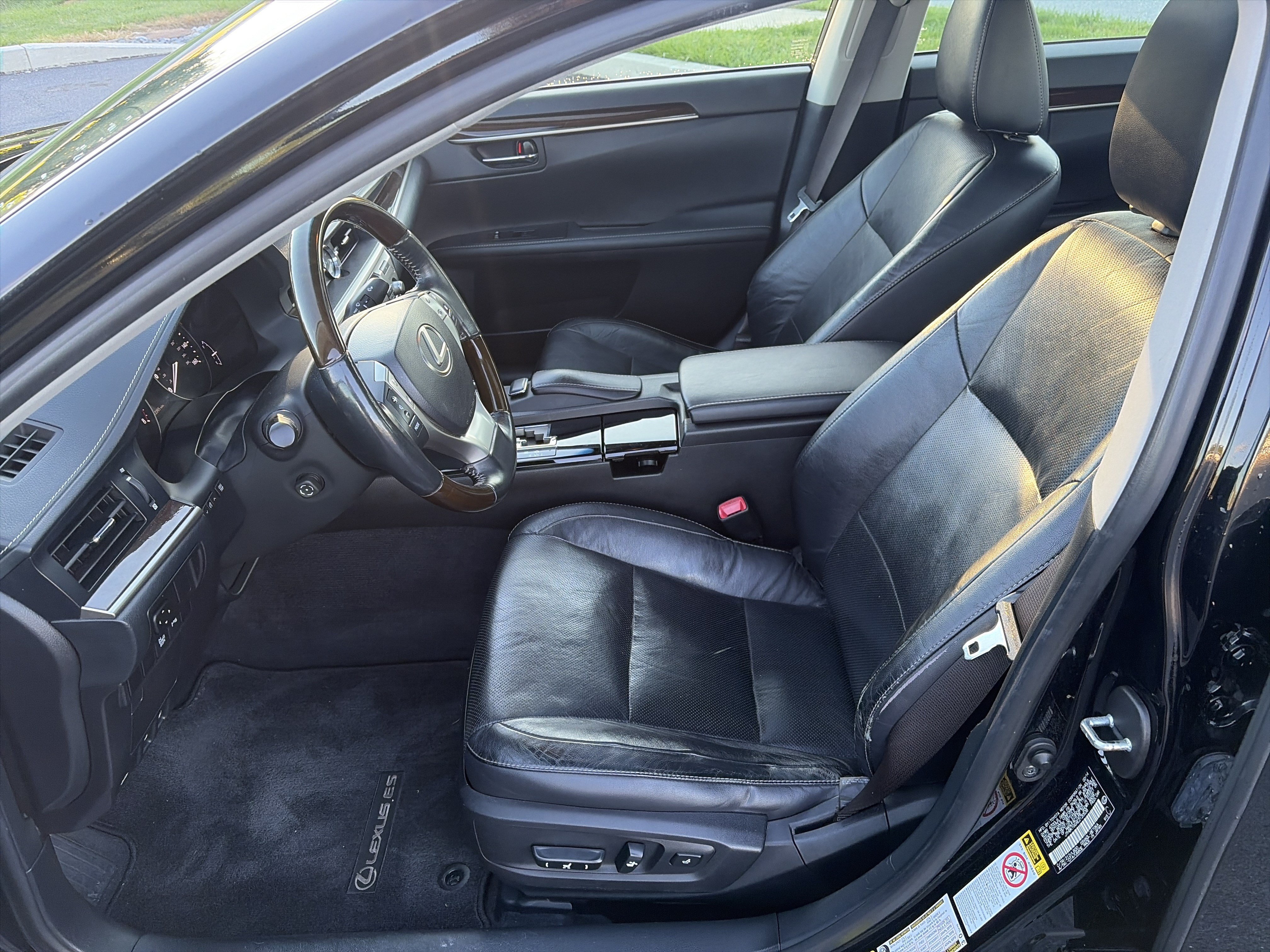 Used 2014 Lexus ES 350 w/ Luxury Package FWD image 14