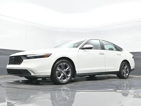 Used 2023 Honda Accord EX image 21