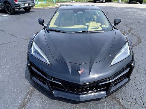 Used 2024 Chevrolet Corvette Z06 RWD image 2