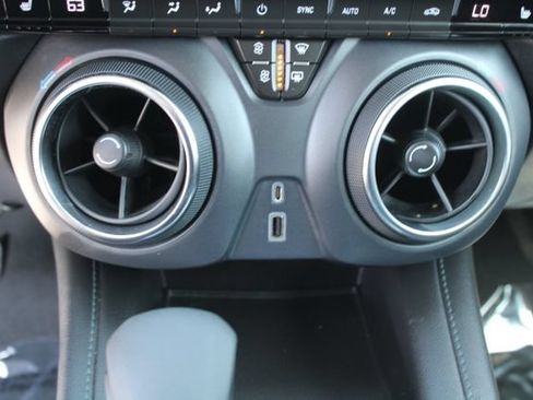 Used 2022 Chevrolet Blazer LT FWD image 25