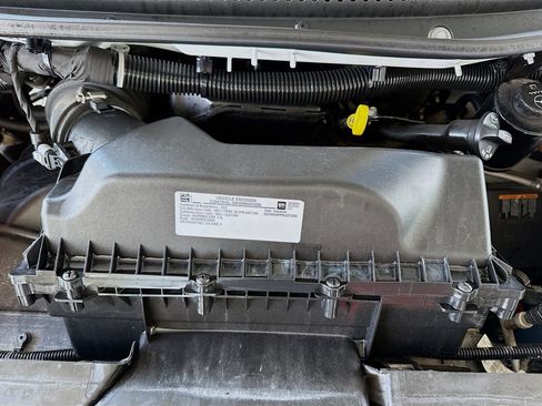 Used 2022 Chevrolet Express 2500 image 32