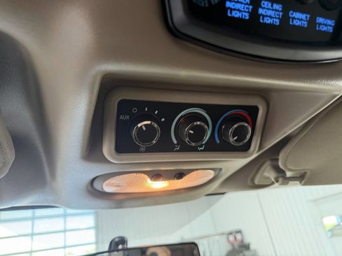 Used 2014 Chevrolet Express 1500 RWD image 17