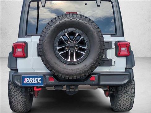 Used 2024 Jeep Wrangler Willys image 7