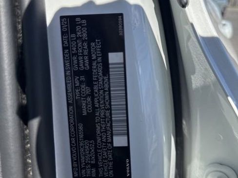 Used 2025 Volvo XC60 B5 Plus image 28