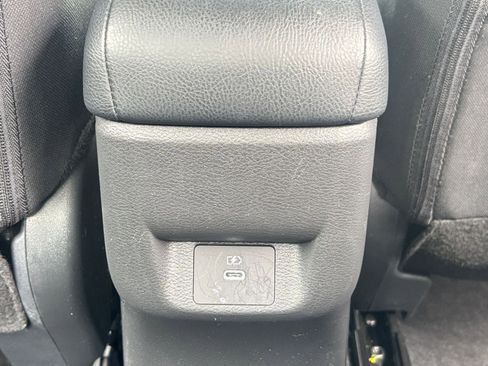 Used 2025 Nissan Versa SV FWD image 22