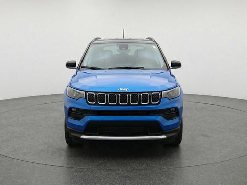 Used 2025 Jeep Compass Limited AWD/4WD image 2