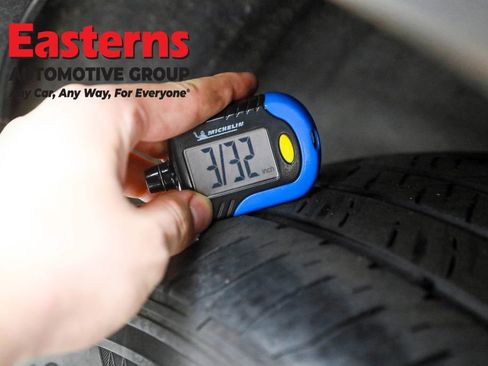 Used 2024 Nissan Pathfinder SL AWD/4WD image 26