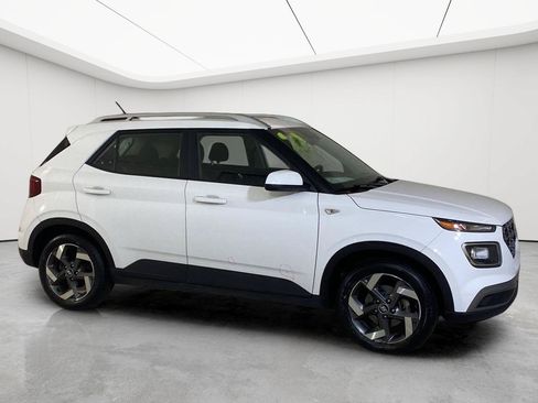 Used 2023 Hyundai Venue SEL w/ Cargo Package FWD image 49