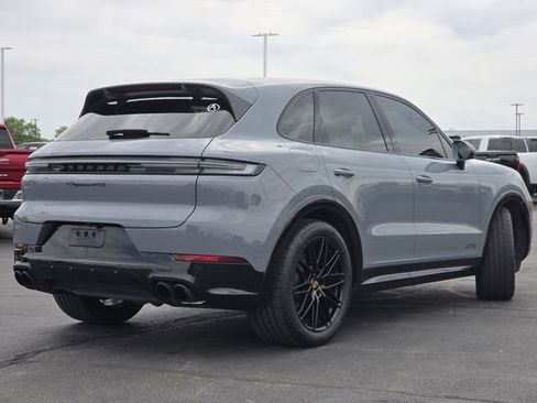 Used 2025 Porsche Cayenne GTS AWD/4WD image 23