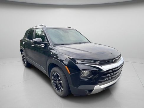 Used 2023 Chevrolet TrailBlazer LT w/ LPO, Blackout Package AWD/4WD image 5
