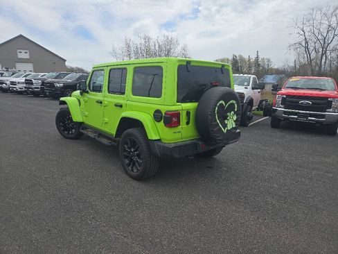 Used 2021 Jeep Wrangler Unlimited Sahara w/ Cold Weather Group AWD/4WD image 5