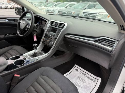 Used 2013 Ford Fusion SE FWD image 29