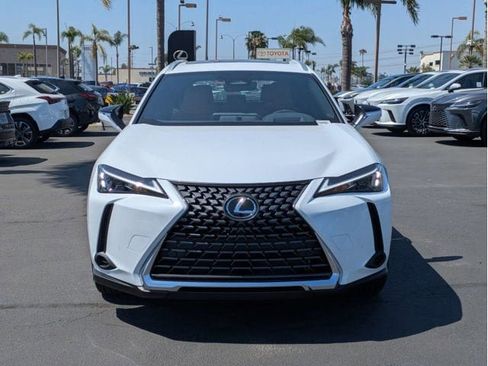 New 2026 Lexus UX 300h FWD image 2