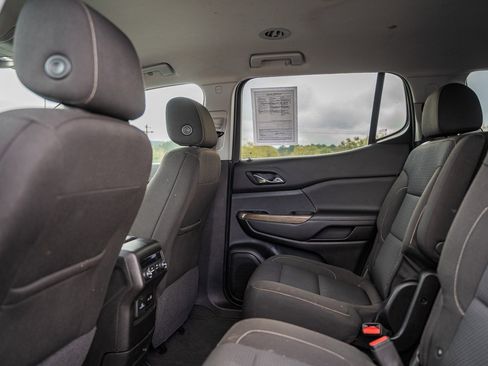 Used 2023 GMC Acadia SLE w/ Driver Convenience Package image 17