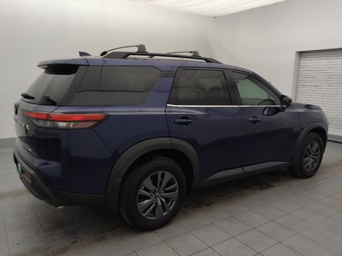 Used 2022 Nissan Pathfinder SV image 10