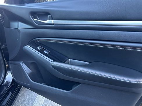 Used 2023 Nissan Altima 2.5 SR w/ SR Premium Package image 13