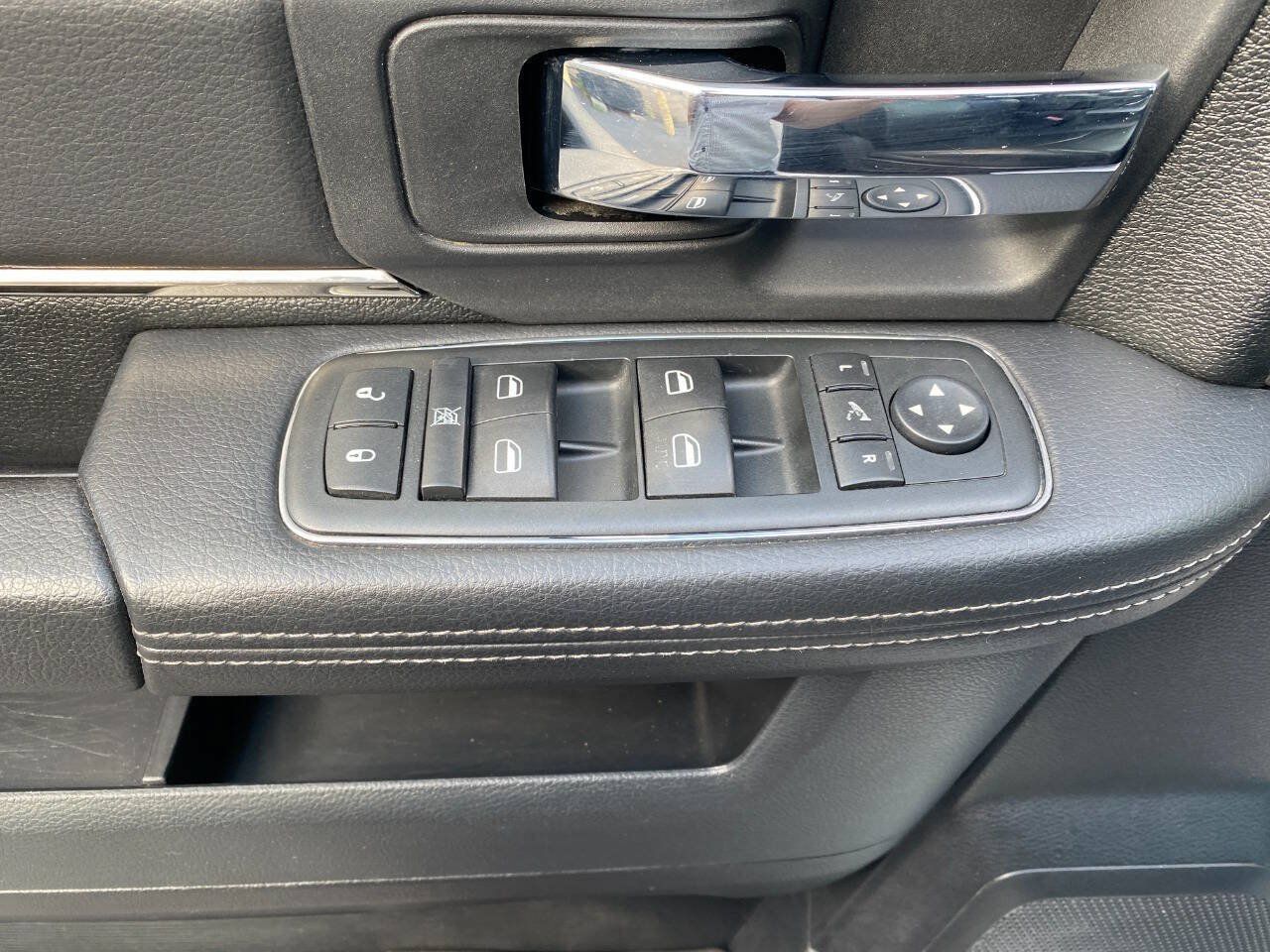 Used 2015 RAM 1500 Sport w/ Sport Premium Group AWD/4WD image 12
