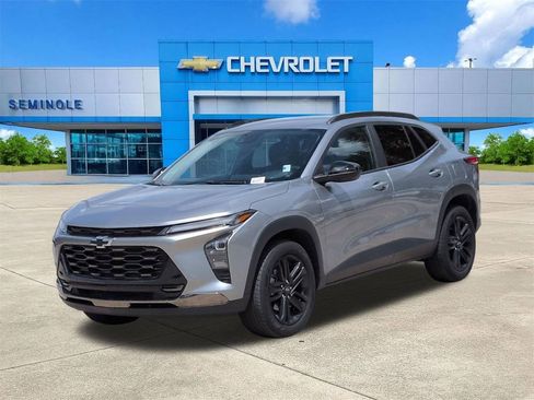 Used 2024 Chevrolet Trax ACTIV FWD image 2