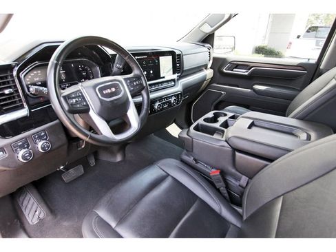 Used 2025 GMC Sierra 1500 SLT AWD/4WD image 12