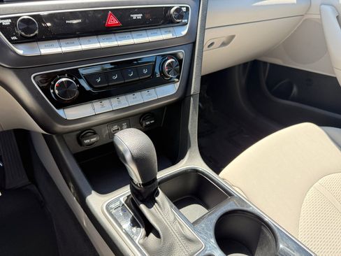 Used 2018 Hyundai Sonata SE FWD image 13