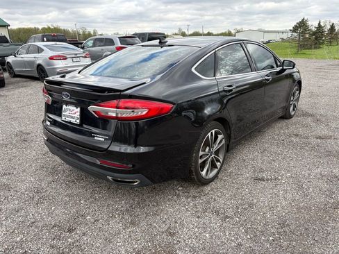 Used 2019 Ford Fusion Titanium FWD image 3