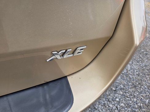 Used 2011 Toyota Sienna XLE image 5