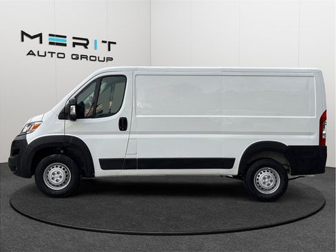 Used 2025 RAM ProMaster 2500 w/ Convenience Group FWD image 5