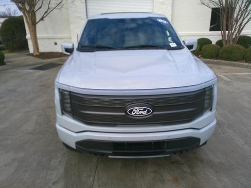 Used 2025 Ford F150 Lightning Lariat image 5