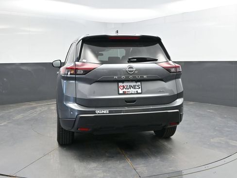 Used 2025 Nissan Rogue SV AWD/4WD image 8