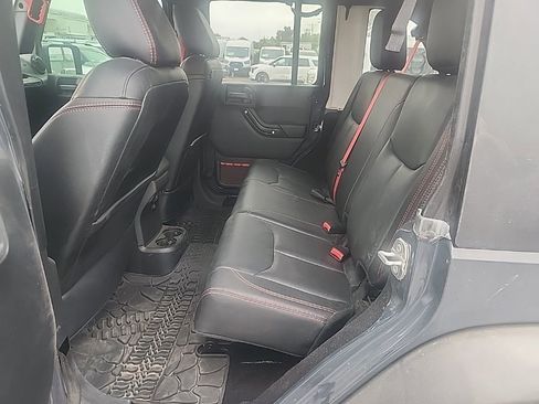 Used 2018 Jeep Wrangler Unlimited Rubicon AWD/4WD image 25