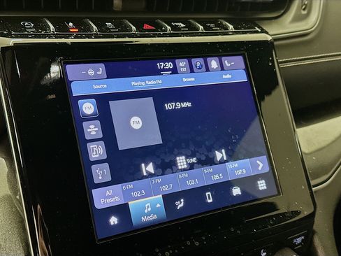 Used 2023 Jeep Grand Cherokee L Altitude image 21