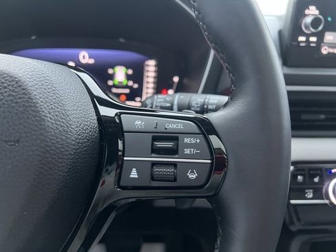 Used 2023 Honda Pilot Elite image 16