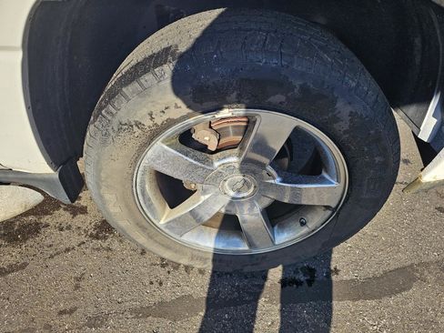 Used 2006 Chevrolet Suburban LTZ w/ Preferred Equipment Group image 14