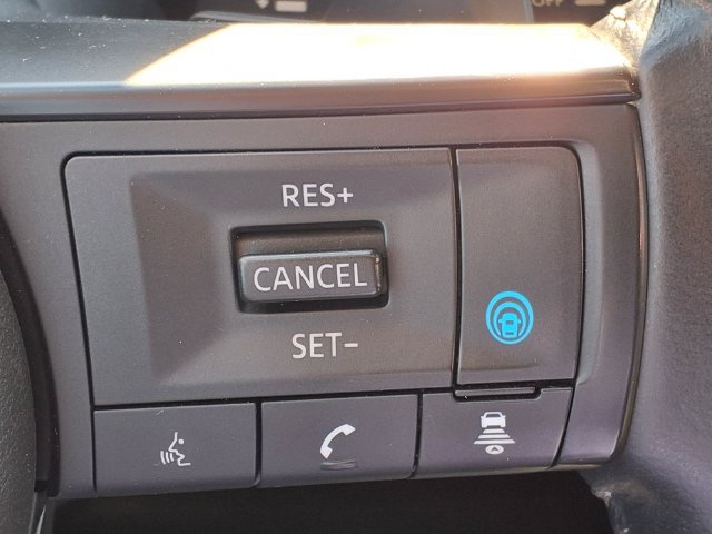 Used 2024 Nissan Pathfinder SV FWD image 14