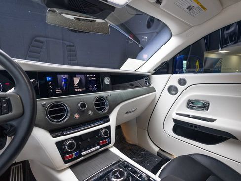 Used 2024 Rolls-Royce Spectre w/ Spectre Launch Package AWD/4WD image 37