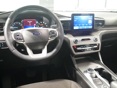 Certified 2023 Ford Explorer XLT w/ Class IV Trailer Tow Package image 14