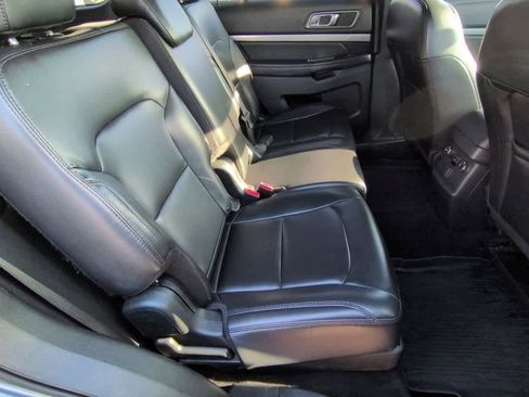 Used 2019 Ford Explorer XLT w/ Equipment Group 202A image 17