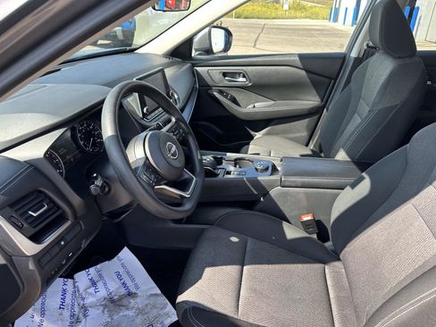 Used 2024 Nissan Rogue SV image 23