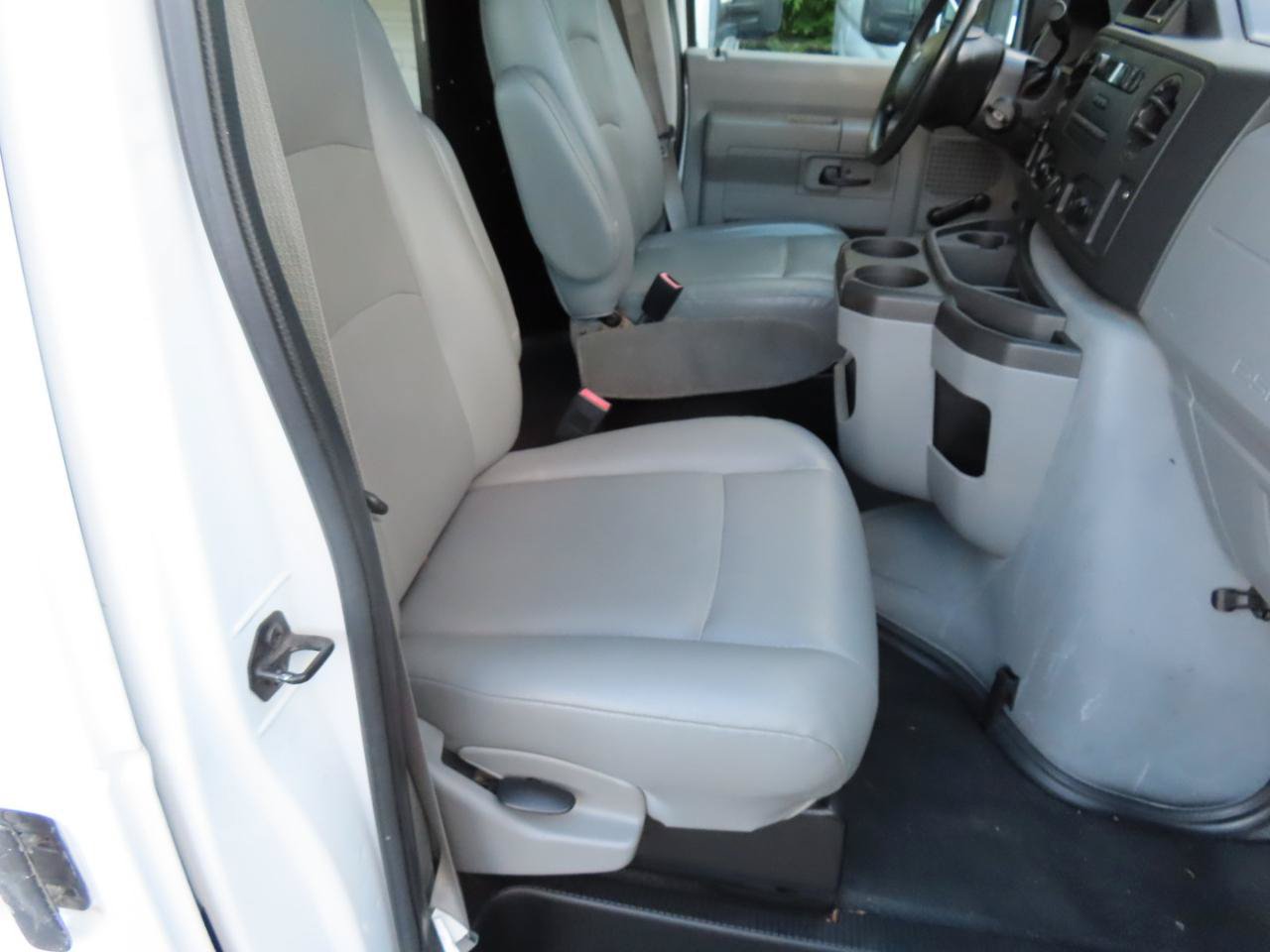 Used 2014 Ford E-150 and Econoline 150 RWD image 20