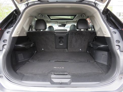 Used 2018 Nissan Rogue SL w/ Premium Package AWD/4WD image 25