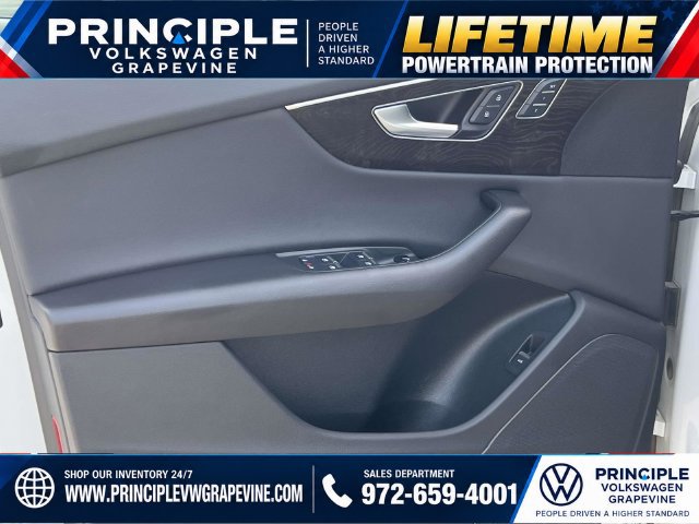 Used 2023 Audi Q8 Premium w/ Convenience Package AWD/4WD image 10