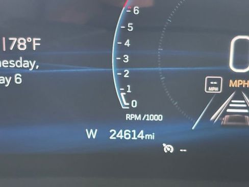 Used 2024 Cadillac XT4 Sport FWD image 35