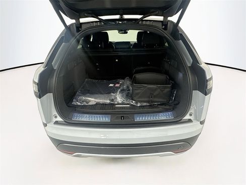 New 2026 Land Rover Range Rover Velar Dynamic SE image 26