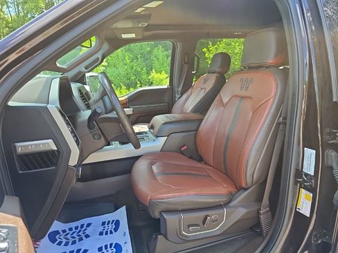 Used 2018 Ford F150 King Ranch w/ Equipment Group 601A Luxury AWD/4WD image 13