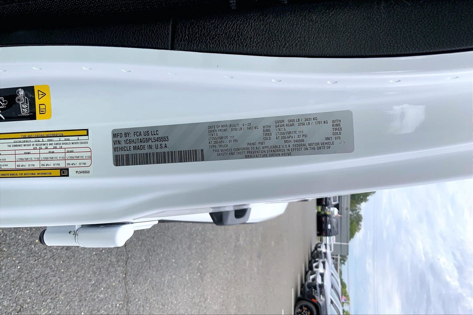 Certified 2023 Jeep Gladiator Overland AWD/4WD image 29