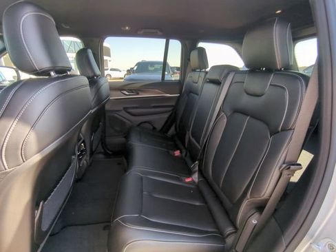 New 2025 Jeep Grand Cherokee Limited w/ Black Appearance Package RWD image 16