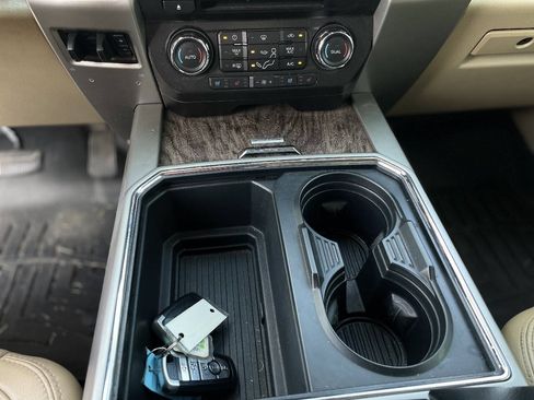 Used 2017 Ford F250 Lariat w/ Lariat Ultimate Package AWD/4WD image 21