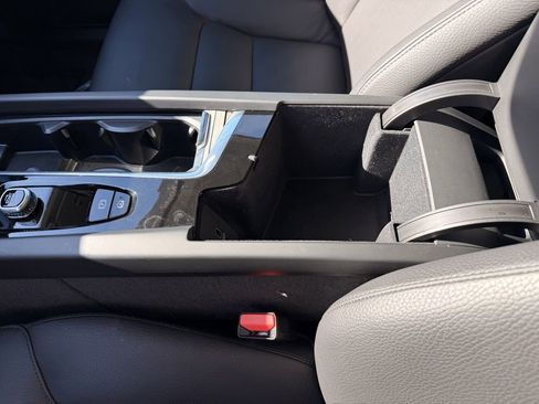 Certified 2025 Volvo XC60 B5 Plus image 27